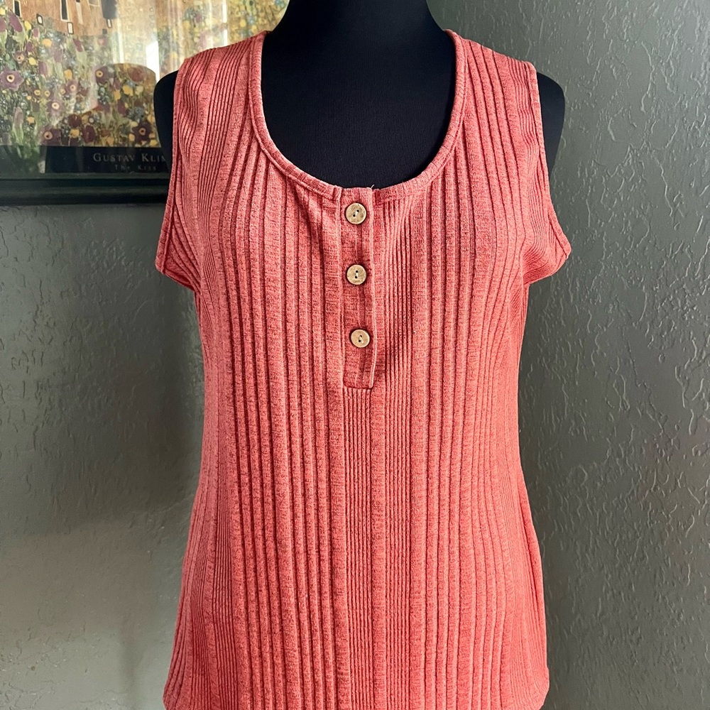 Burnt orange/Coral Sleeveless Ribbed Top  w/ buttons Sz XXL